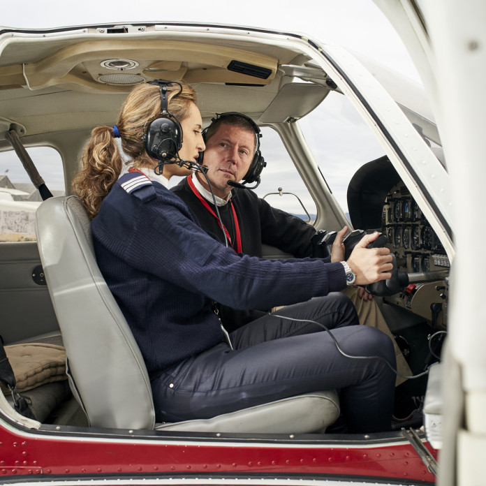 VKS Escuela de Pilotos · Licencia Piloto de Avión Ligero LAPL / Ultraligeros ULM Canovelles